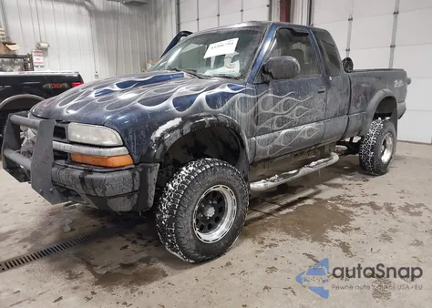 2002 Chevrolet S-10 Ls из США, поврежденный, VIN 1GCCT19W428176085